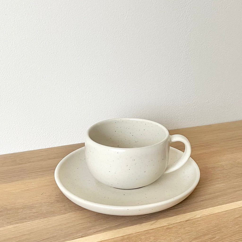 Tasse avec soucoupe "Omi" Noir - Grès fin
