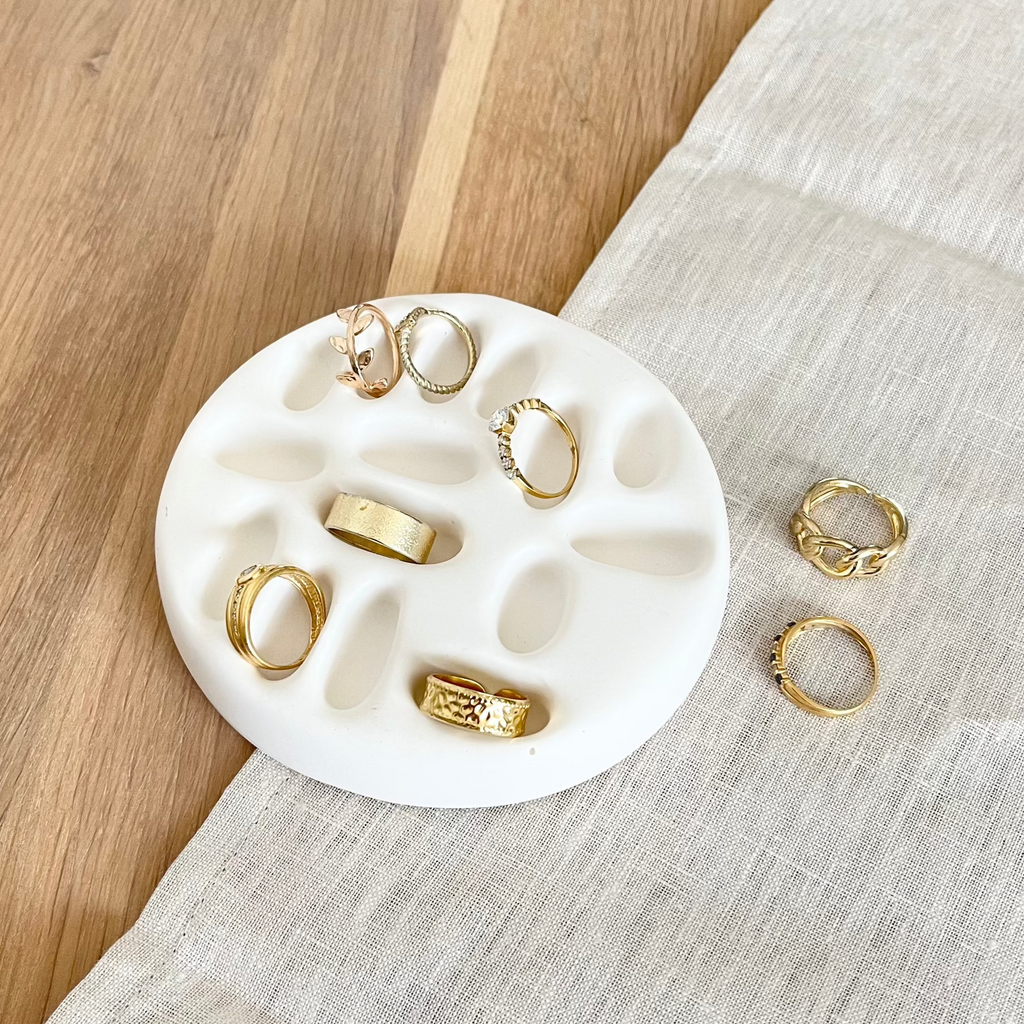 Support à bagues "Lulu" Sable - Résine acrylique