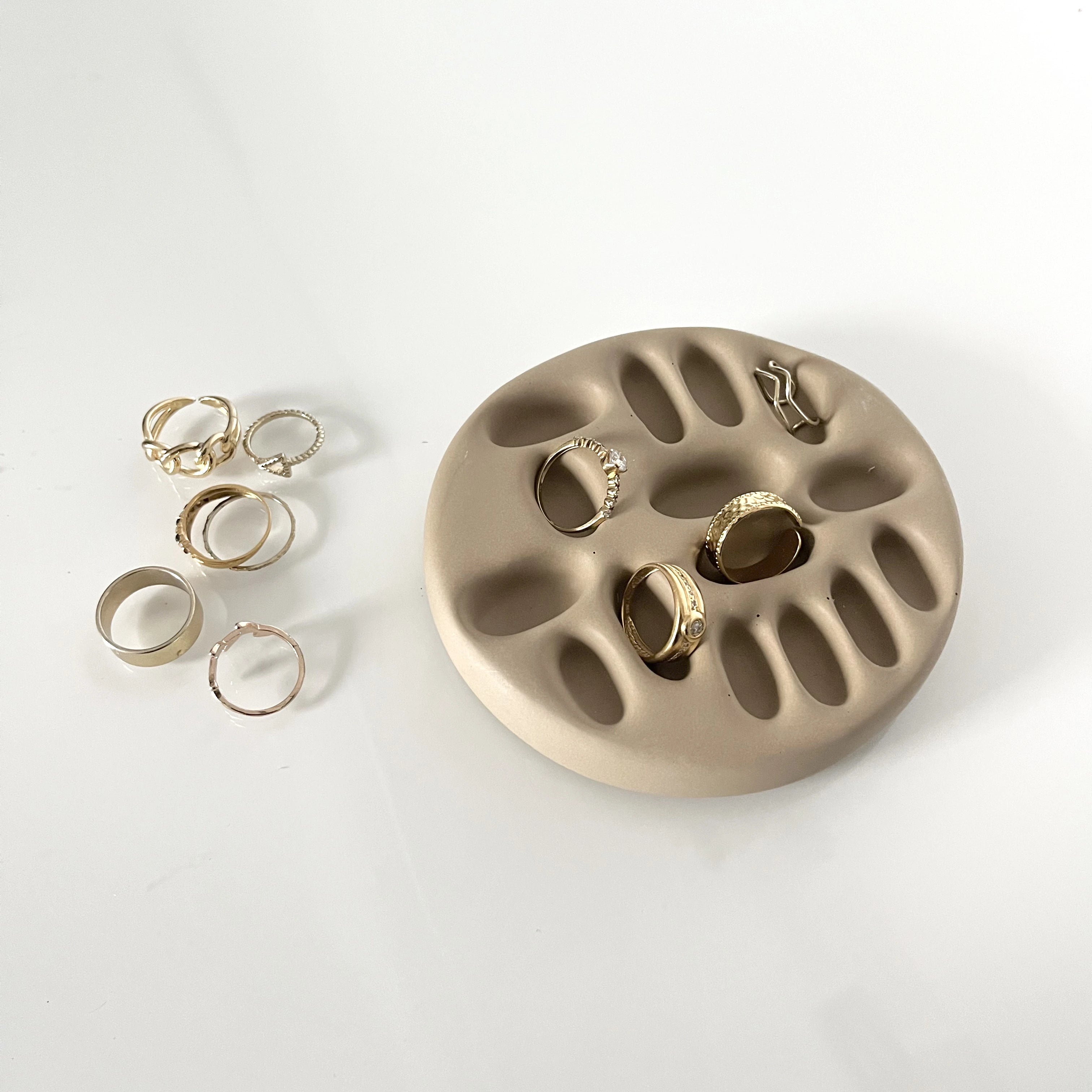 Support à bagues "Lulu" Blanc - Résine acrylique